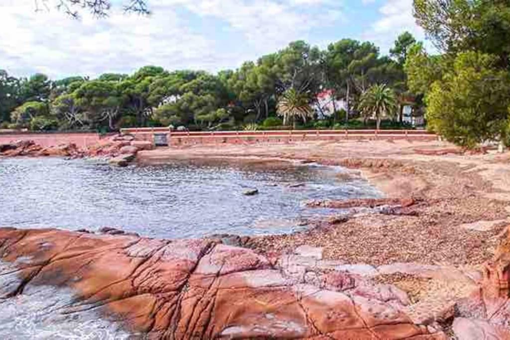 Boreal 4 Pax Bord De Mer Apartment Saint-Raphaël Екстериор снимка
